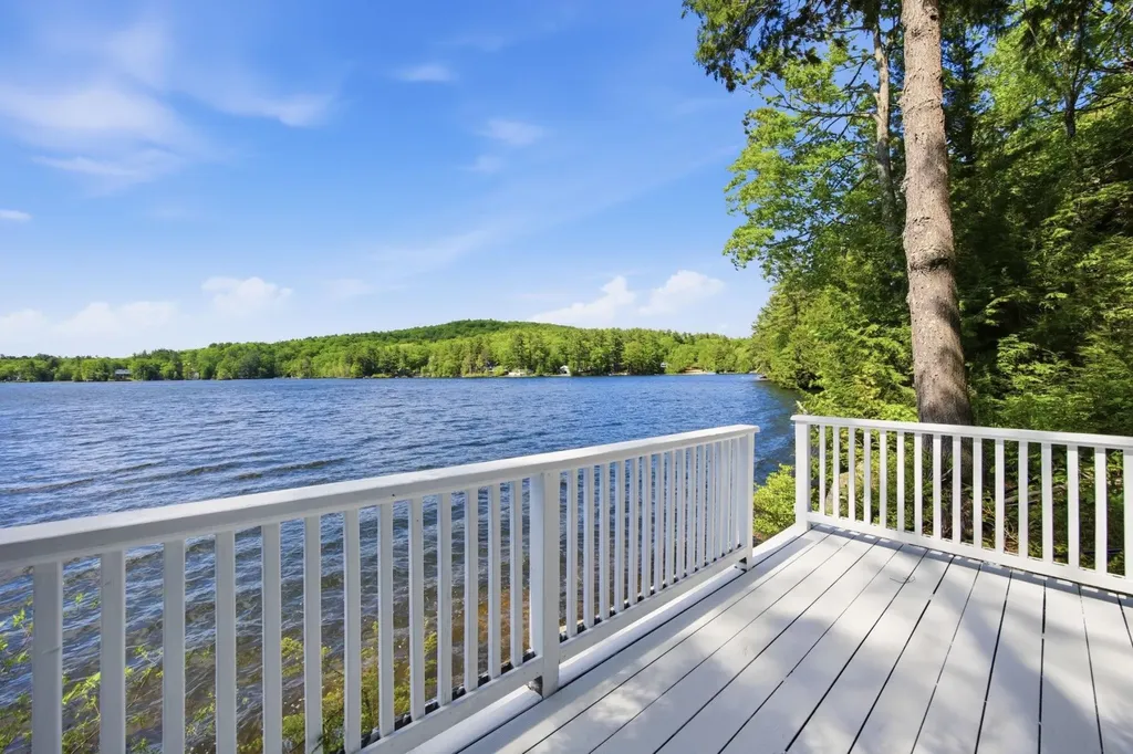 310 Hemlock Drive Gilmanton NH 03237