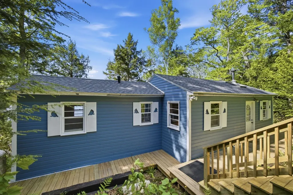 310 Hemlock Drive Gilmanton NH 03237