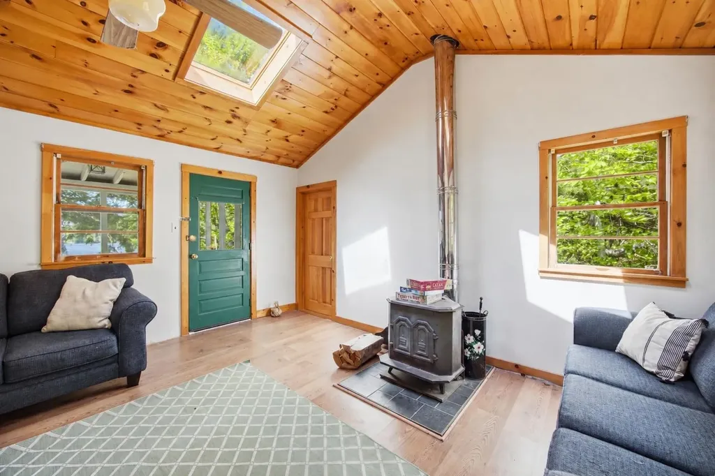 310 Hemlock Drive Gilmanton NH 03237