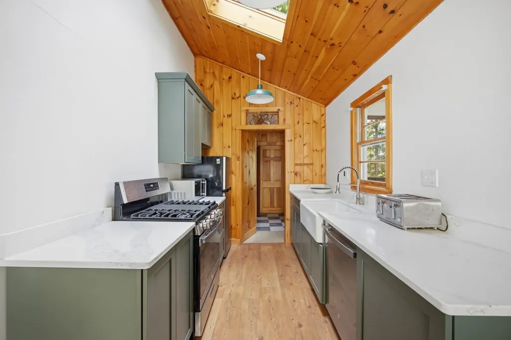 310 Hemlock Drive Gilmanton NH 03237