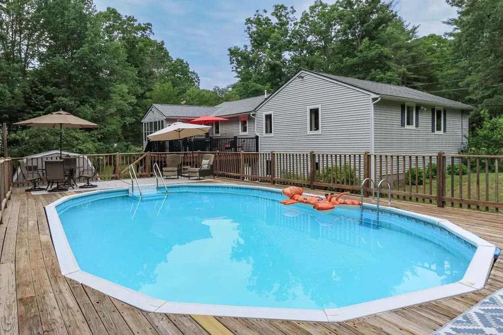 59 Whipplewill Road New Boston NH 03070