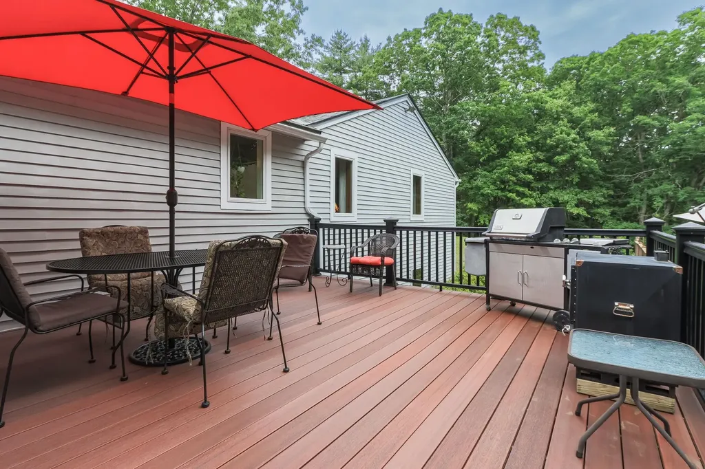 59 Whipplewill Road New Boston NH 03070