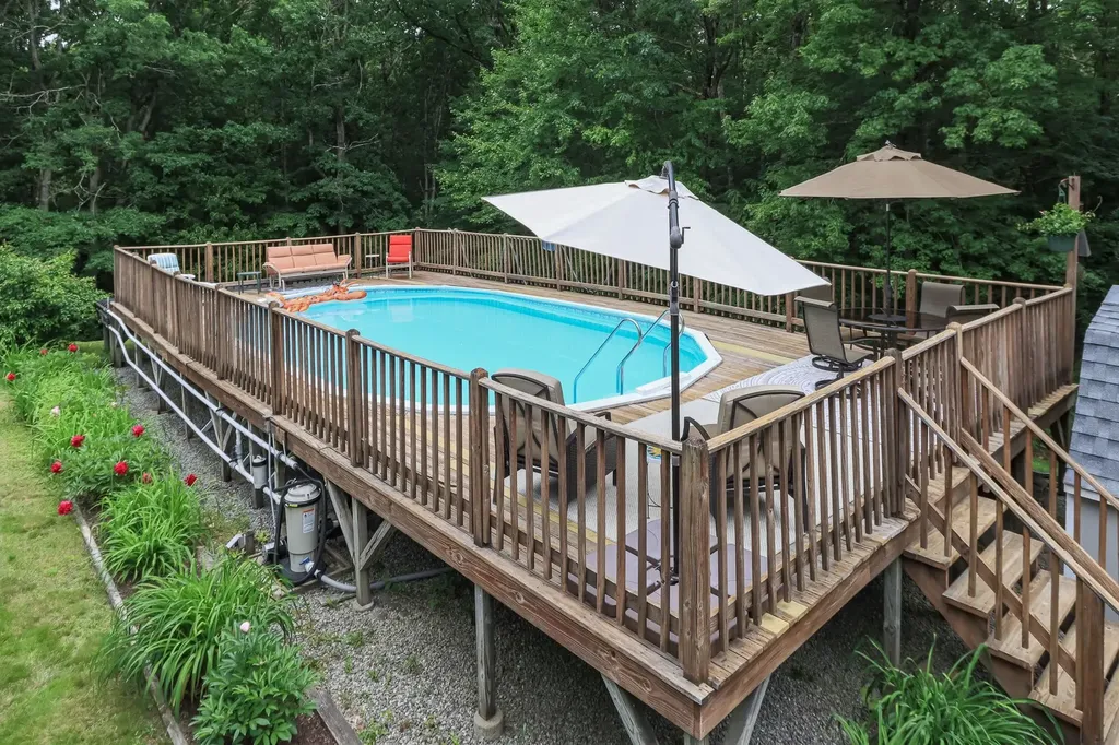 59 Whipplewill Road New Boston NH 03070