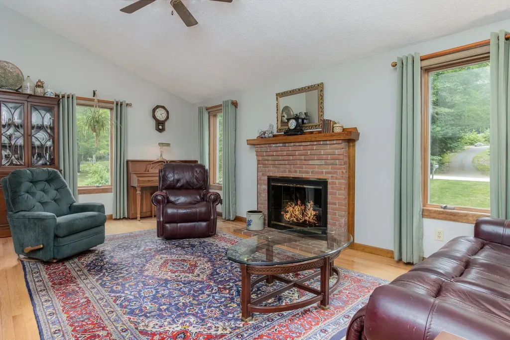 59 Whipplewill Road New Boston NH 03070