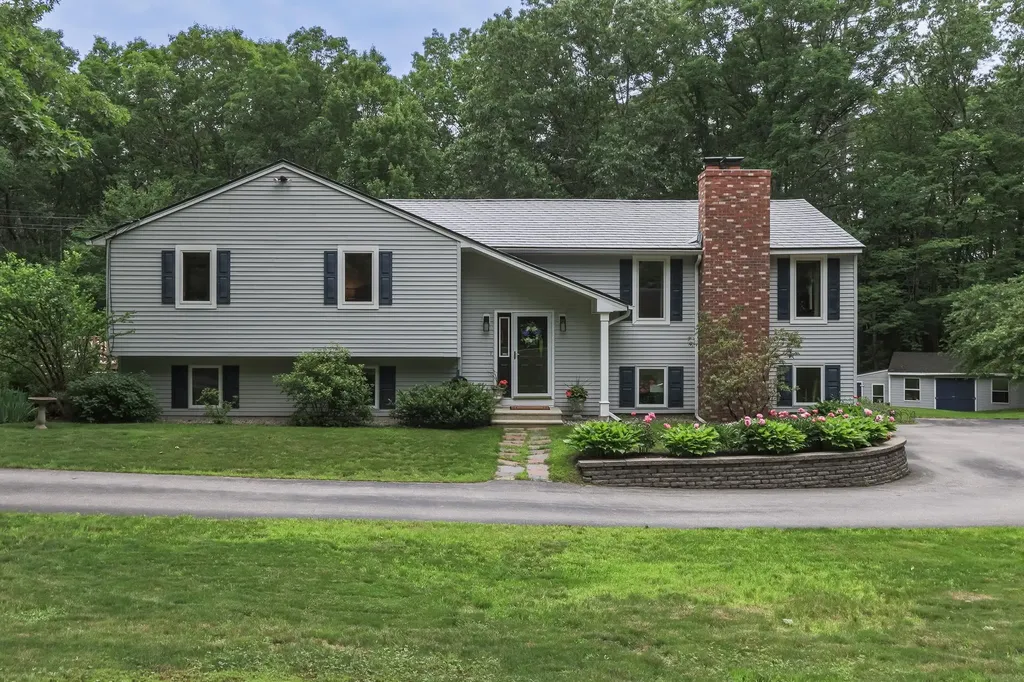 59 Whipplewill Road New Boston NH 03070