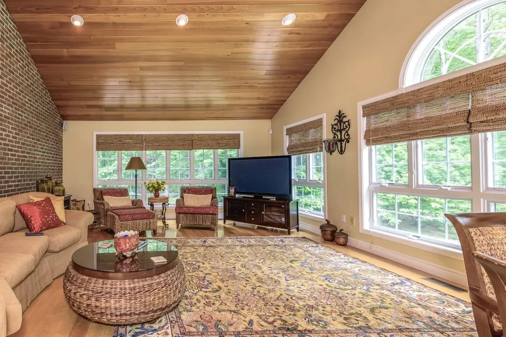 3 Aberdeen St Street Windham NH 03087