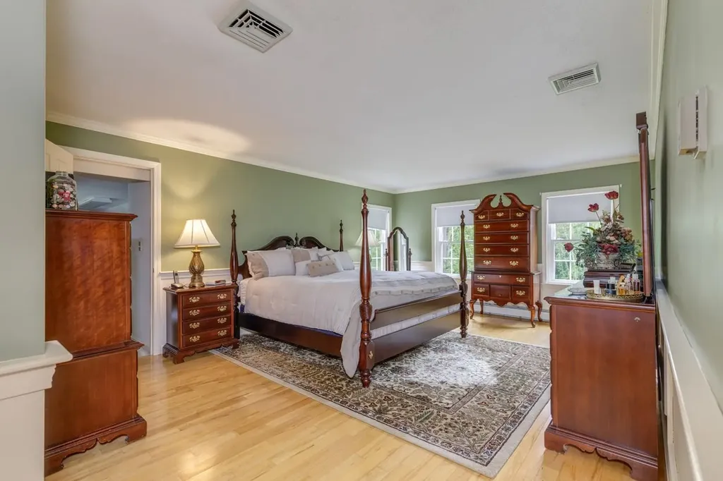 3 Aberdeen St Street Windham NH 03087
