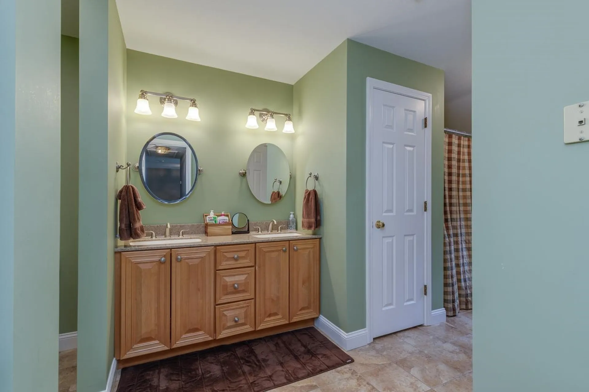 3 Aberdeen St Street Windham NH 03087