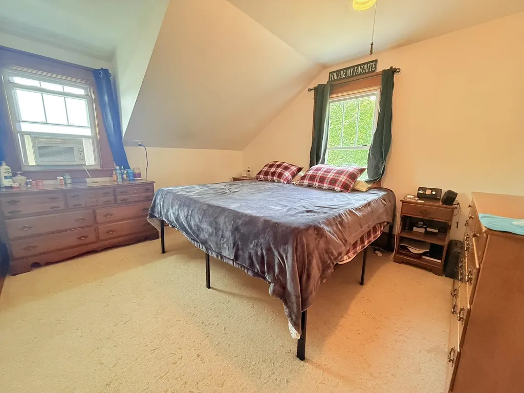 27 Columbus Circle Newport NH 03773