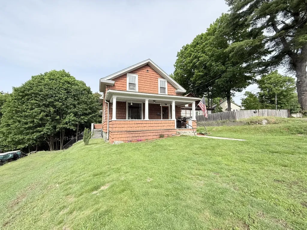 27 Columbus Circle Newport NH 03773