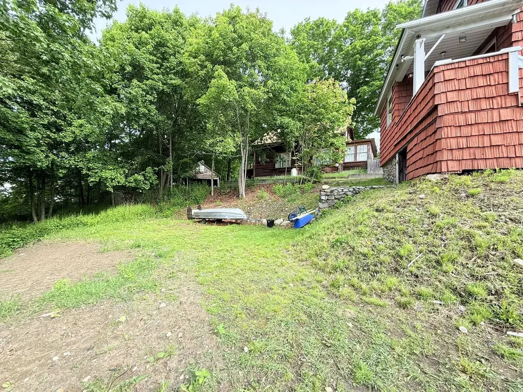 27 Columbus Circle Newport NH 03773
