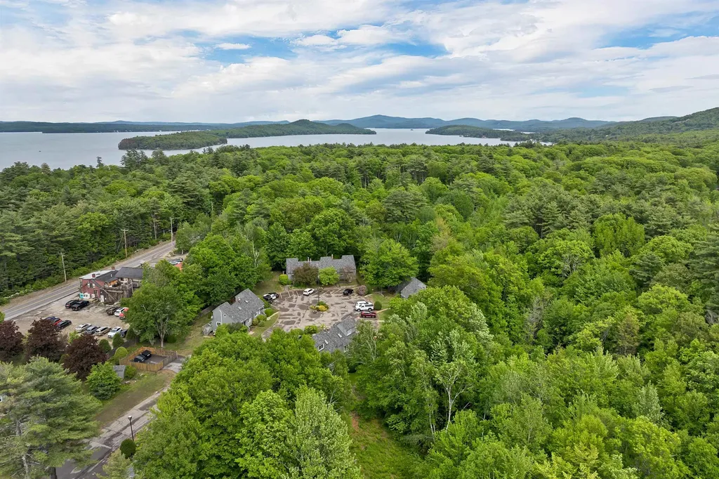 6 Cumberland Road Gilford NH 03249