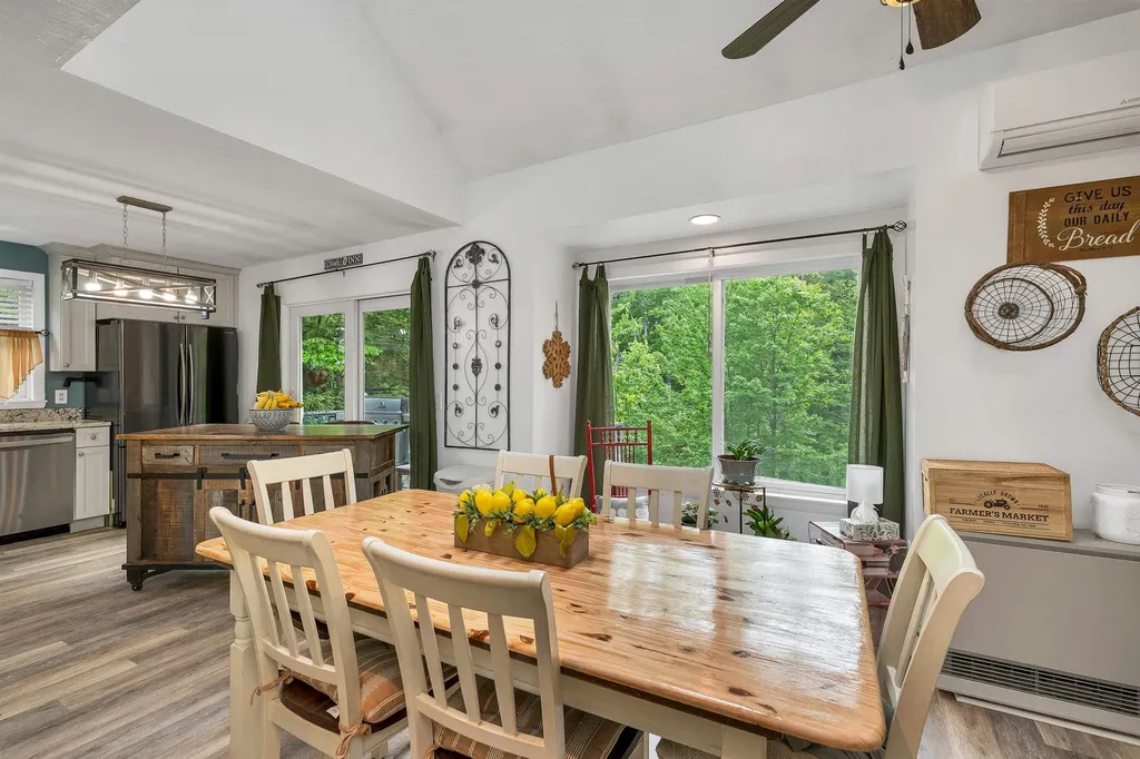 6 Cumberland Road Gilford NH 03249