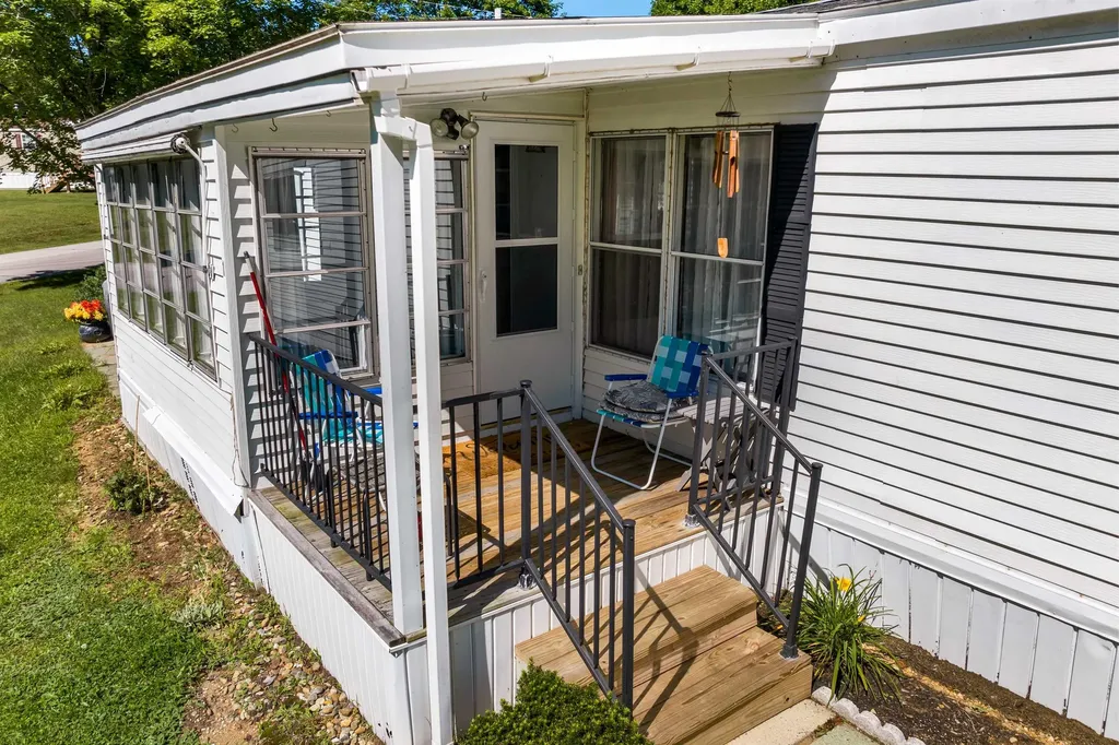 1 Woodgate Circle Tilton NH 03276