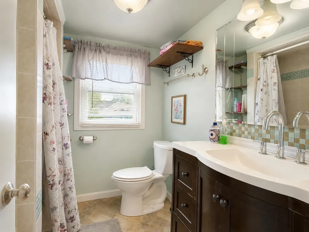 6 Willow Lane Hampton NH 03842