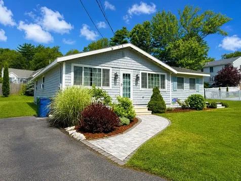 6 Willow Lane Hampton NH 03842