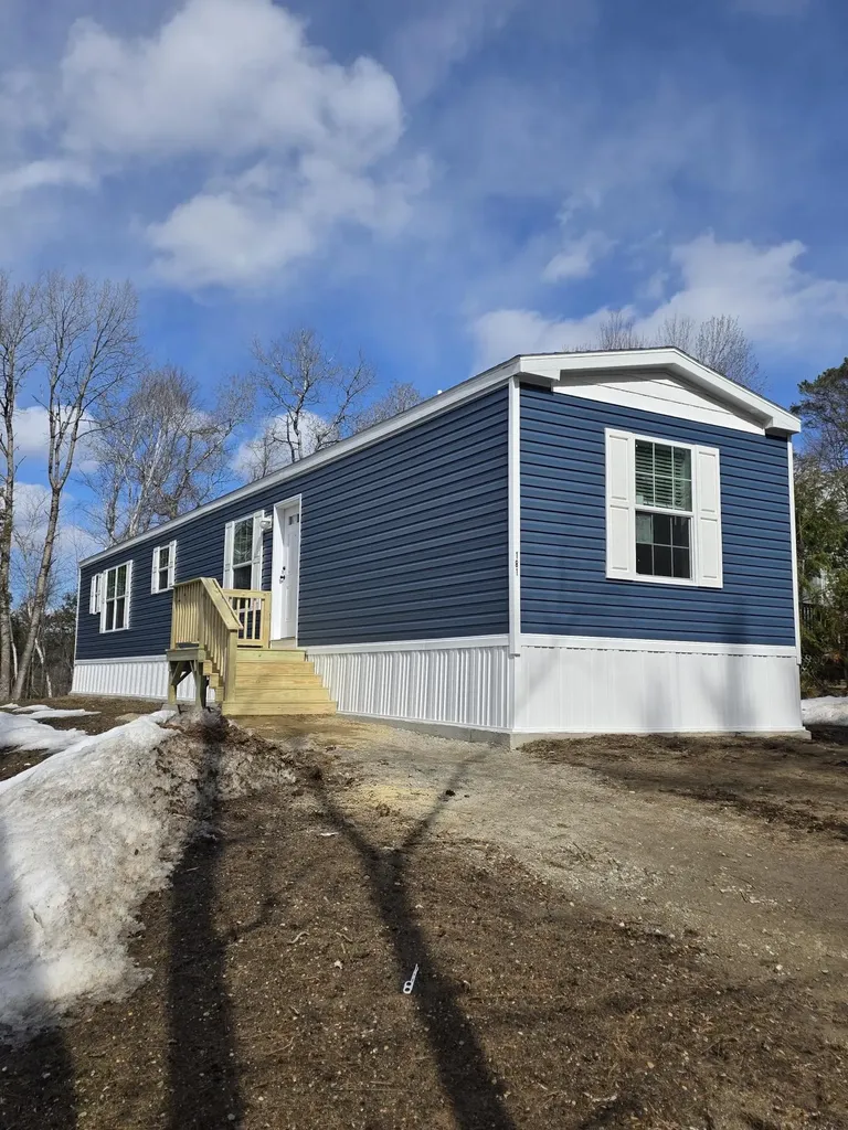 181 Leavitt Road Pittsfield NH 03263