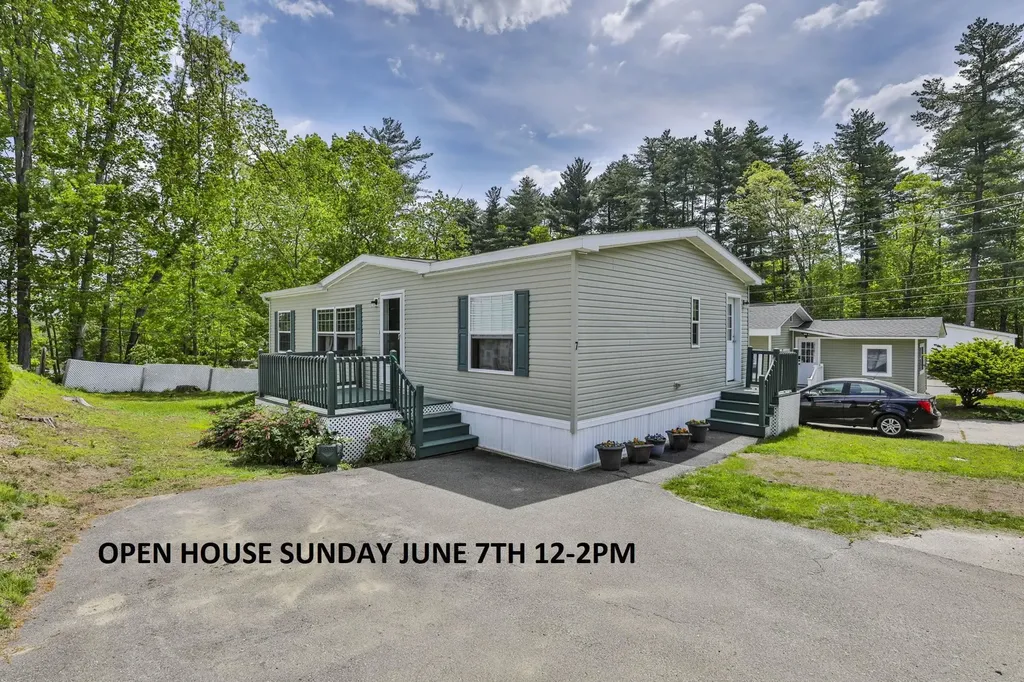 7 Pearl Court Merrimack NH 03054
