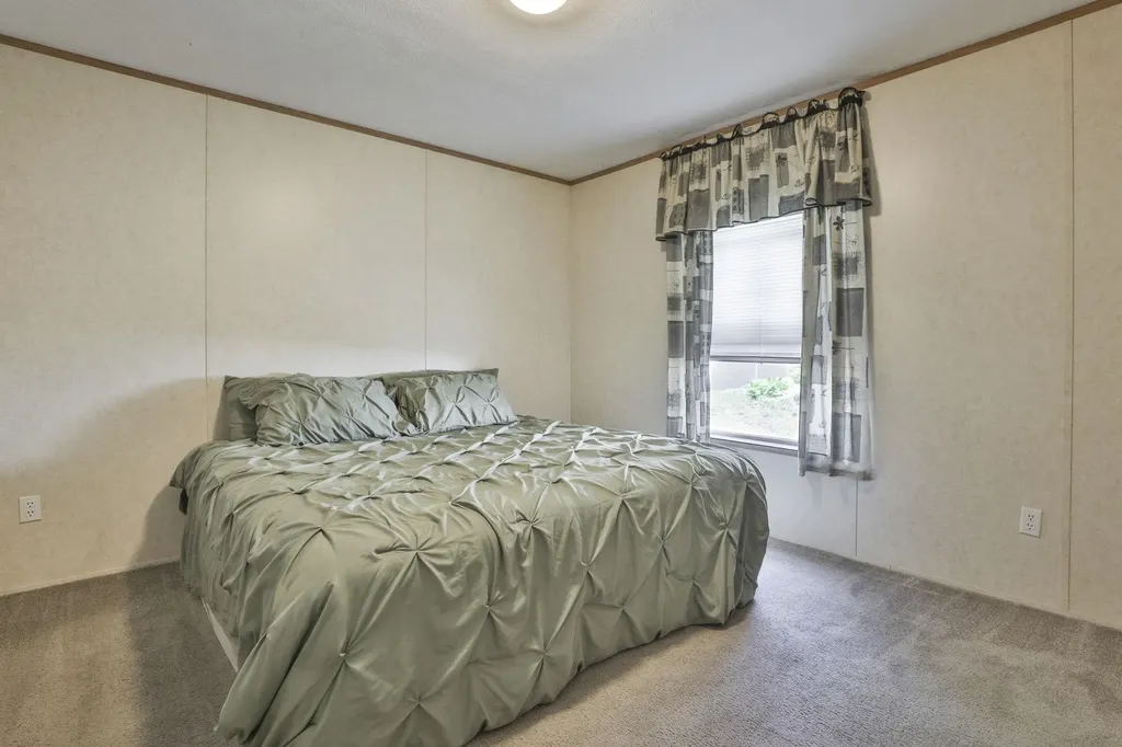 7 Pearl Court Merrimack NH 03054