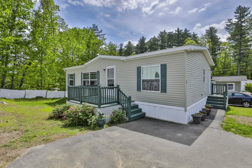 7 Pearl Court Merrimack NH 03054