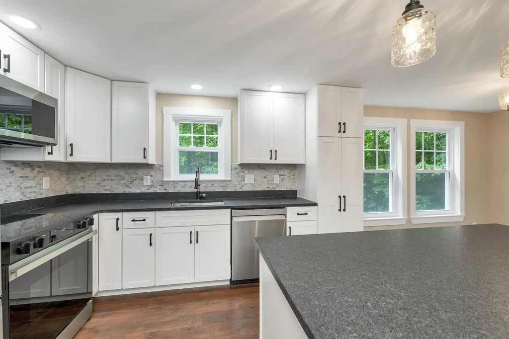 260 Center Hill Road Epsom NH 03234