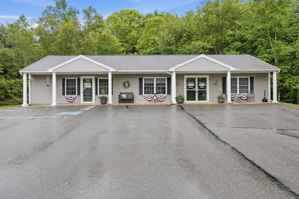2 Red Sox Lane Raymond NH 03077
