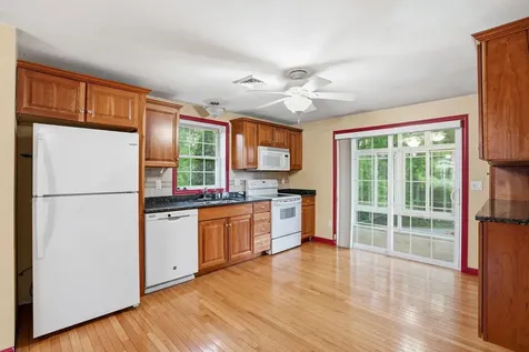2 Red Sox Lane Raymond NH 03077