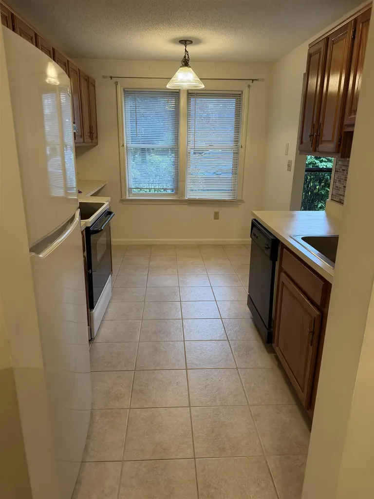 210 Bartemus Trail Nashua NH 03062