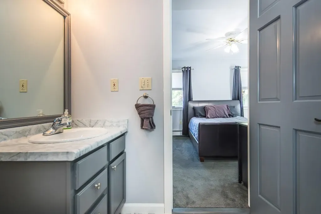 742 Rte 7b-central Clarendon VT 05759