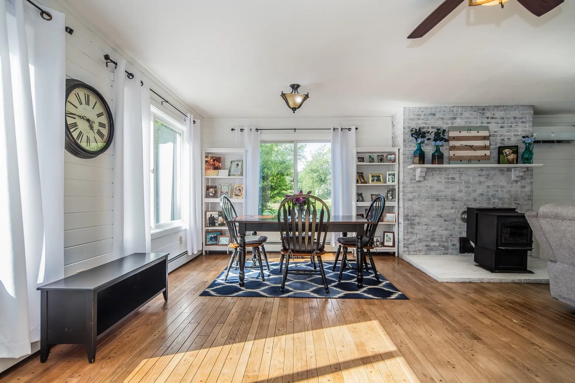742 Rte 7b-central Clarendon VT 05759