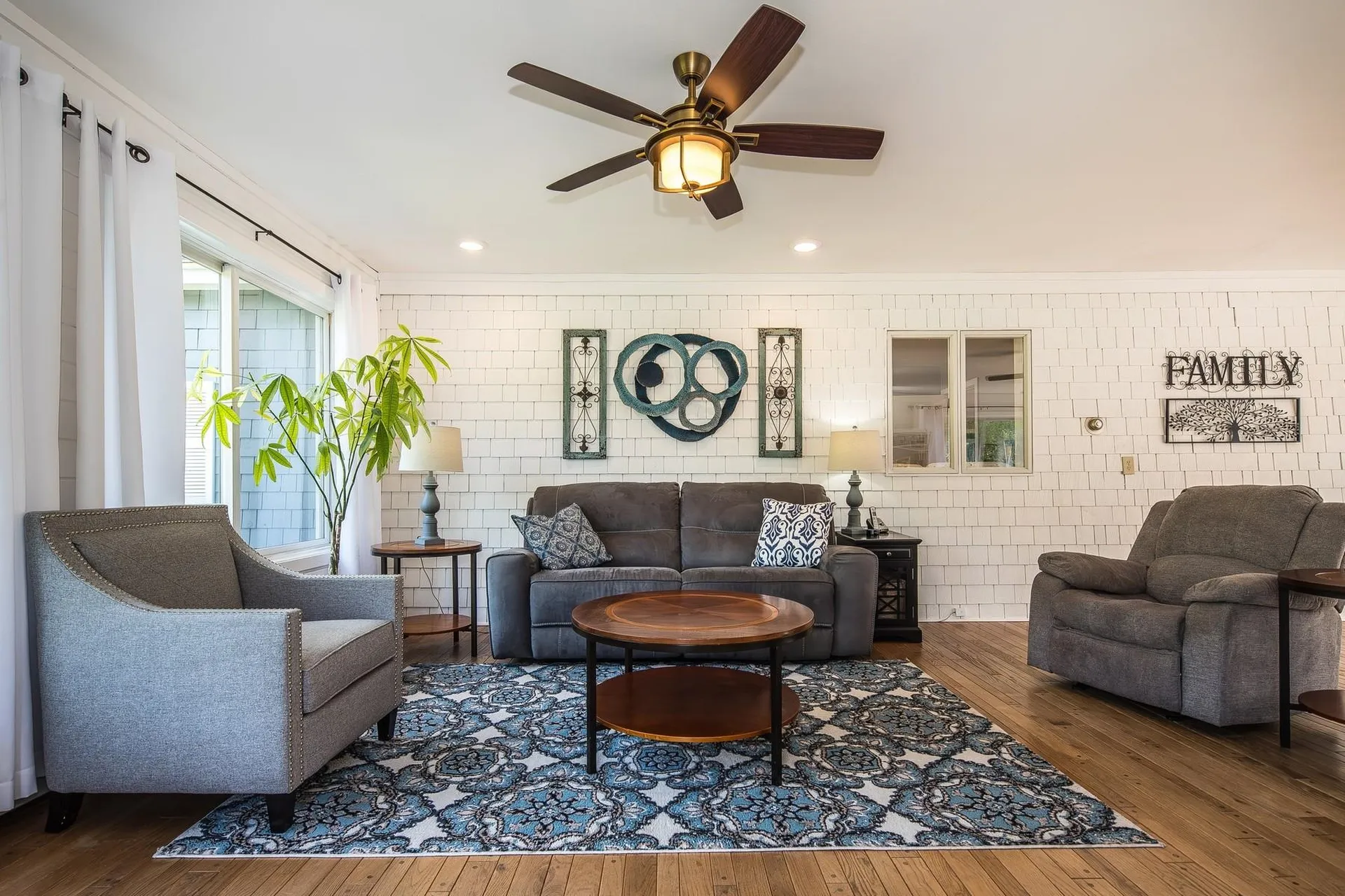 742 Rte 7b-central Clarendon VT 05759