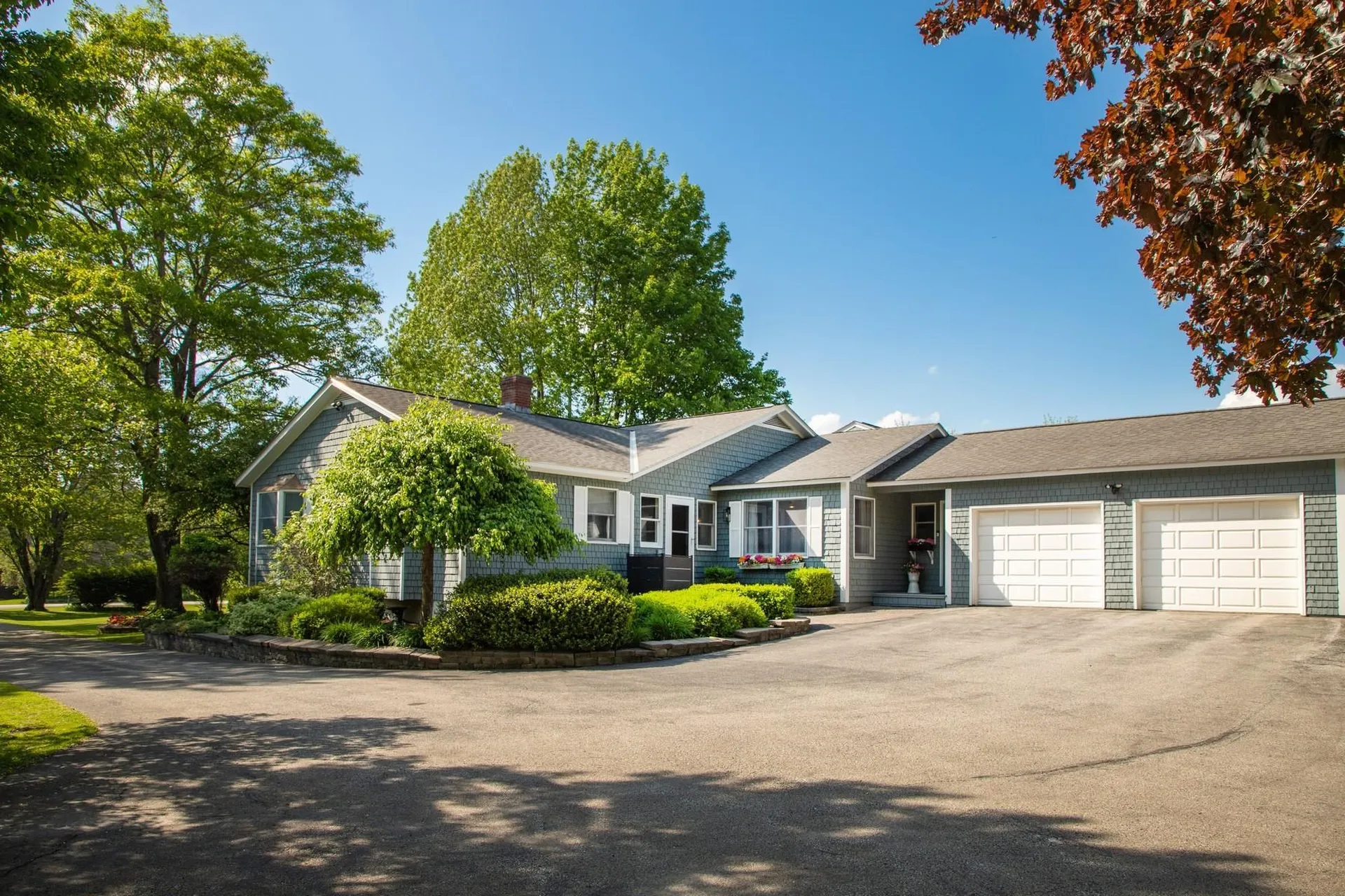 742 Rte 7b-central Clarendon VT 05759