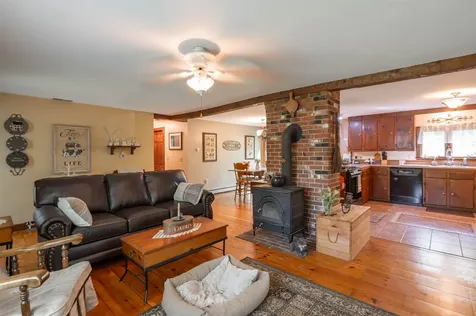 186 Old Bennington Road Greenfield NH 03047