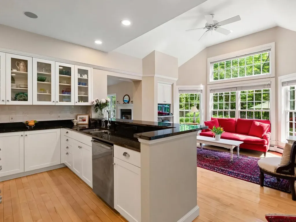 86 Wildwood Court Shelburne VT 05482