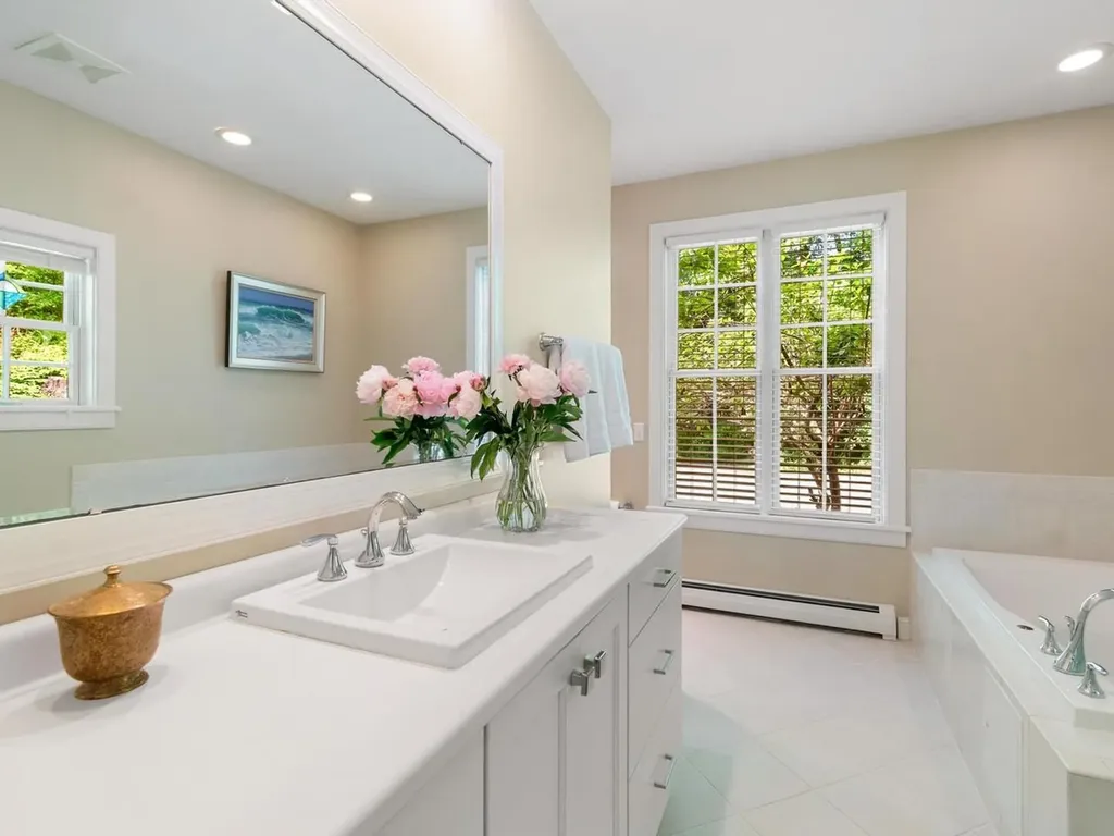 86 Wildwood Court Shelburne VT 05482