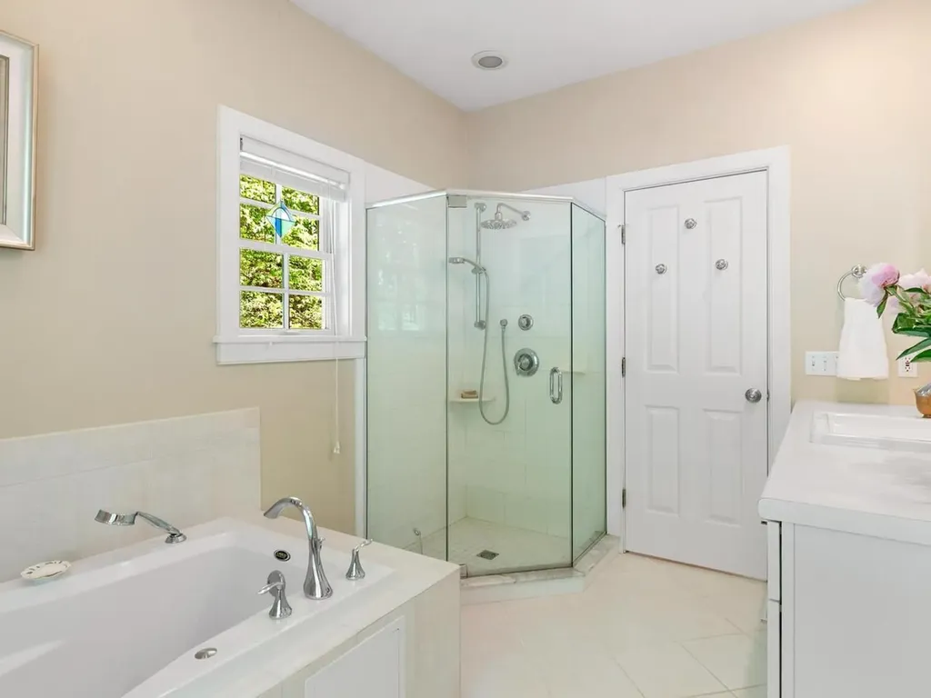 86 Wildwood Court Shelburne VT 05482