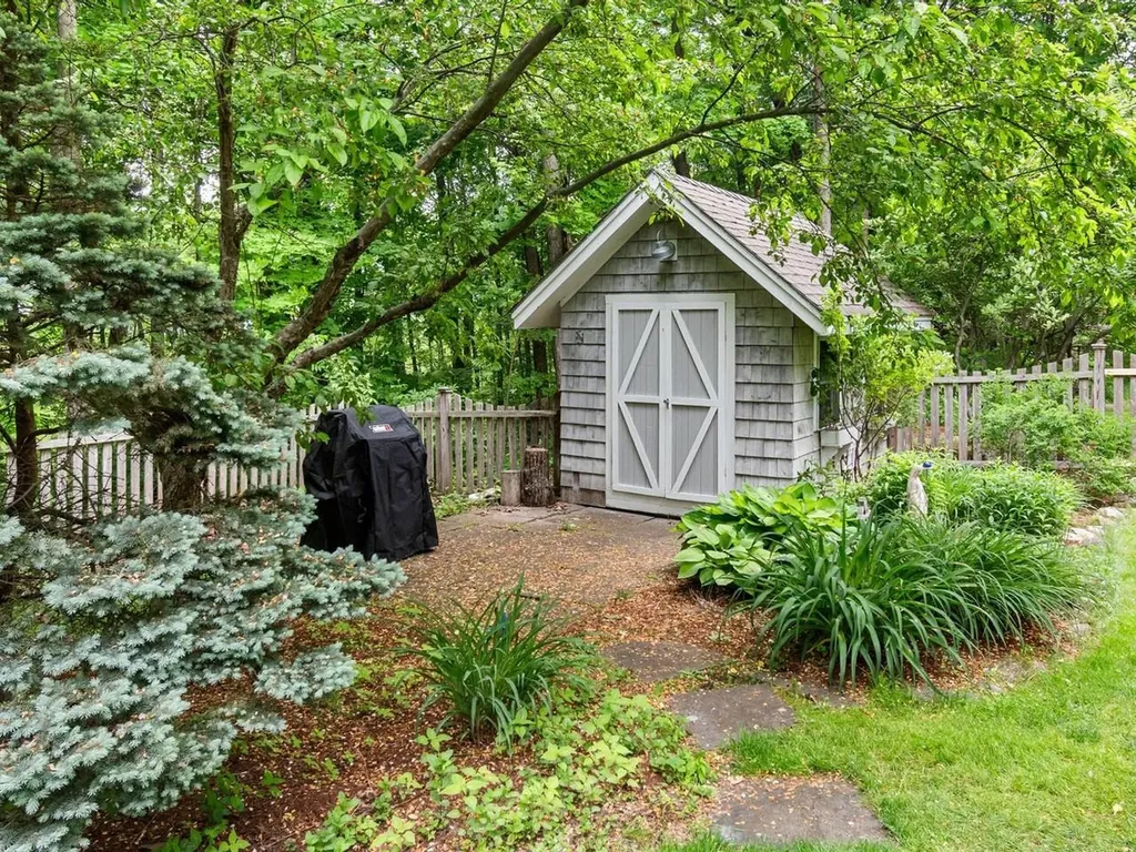 86 Wildwood Court Shelburne VT 05482