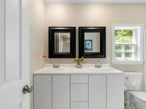 86 Wildwood Court Shelburne VT 05482