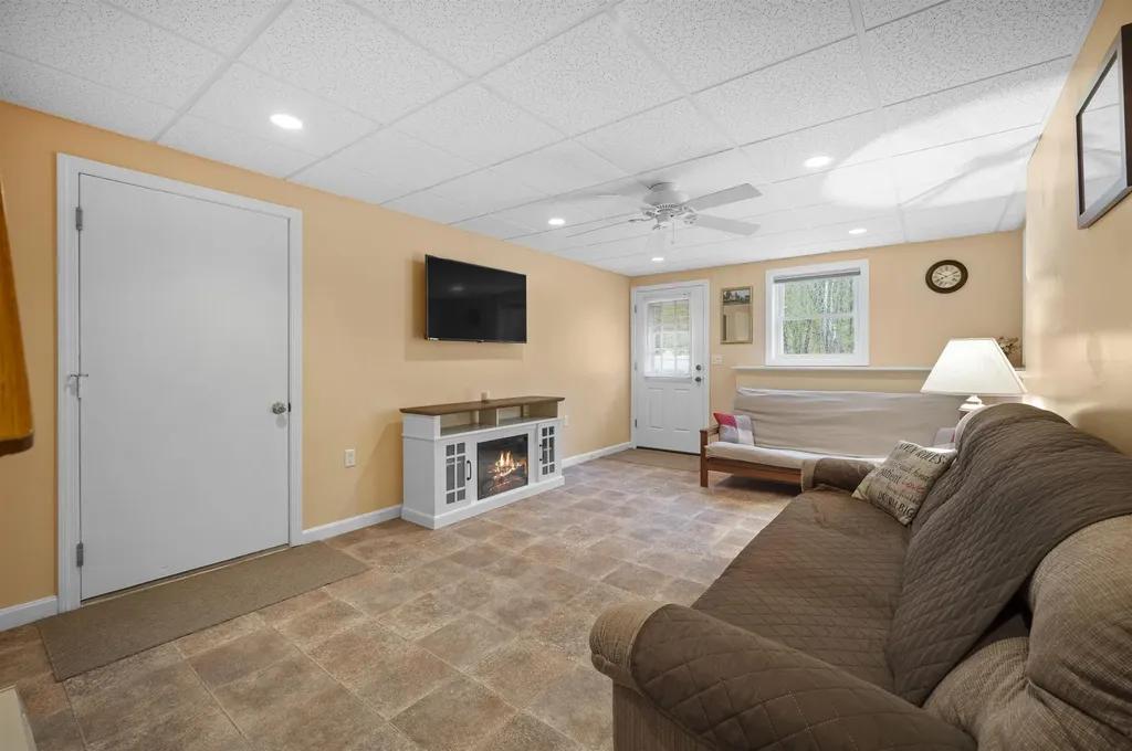 53 White Tail Drive Epsom NH 03234