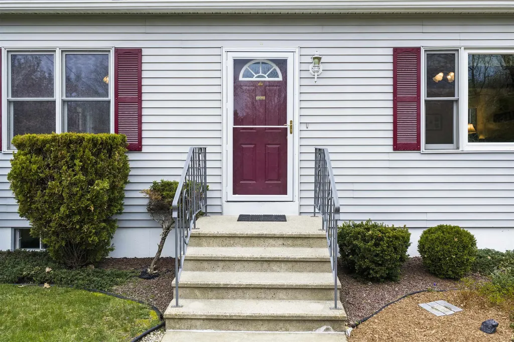 53 White Tail Drive Epsom NH 03234