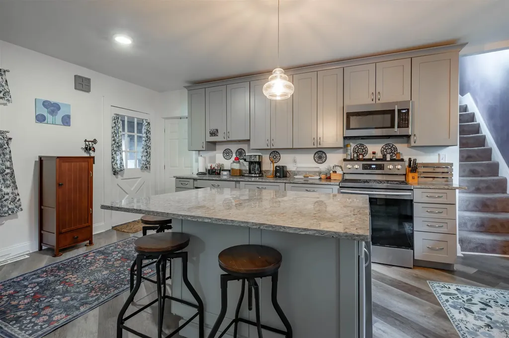 337 Roxbury Street Keene NH 03431
