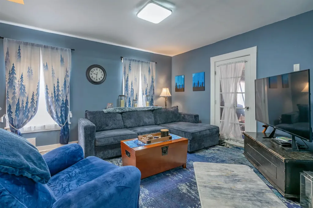 337 Roxbury Street Keene NH 03431