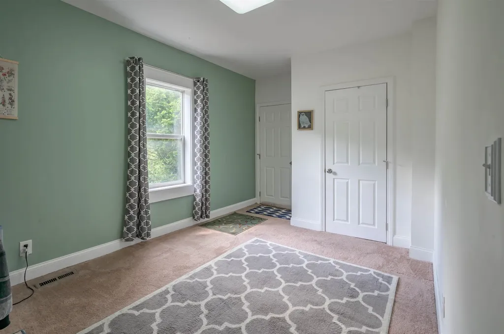 337 Roxbury Street Keene NH 03431