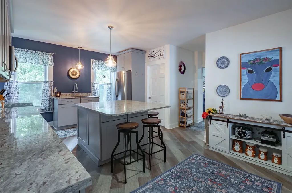 337 Roxbury Street Keene NH 03431