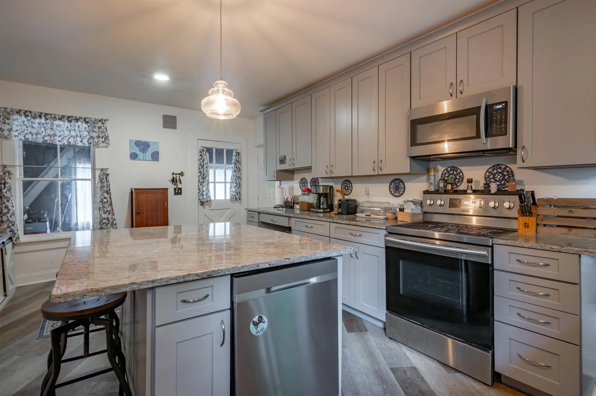 337 Roxbury Street Keene NH 03431