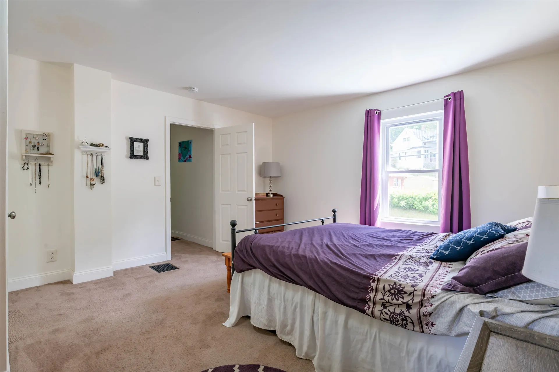 337 Roxbury Street Keene NH 03431