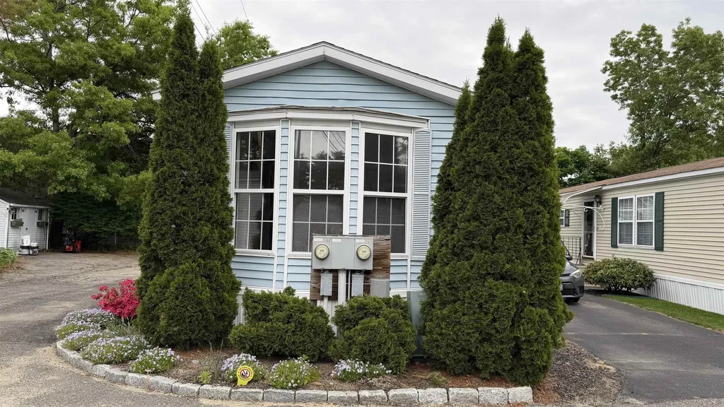 78 Thistle Way Manchester NH 03109