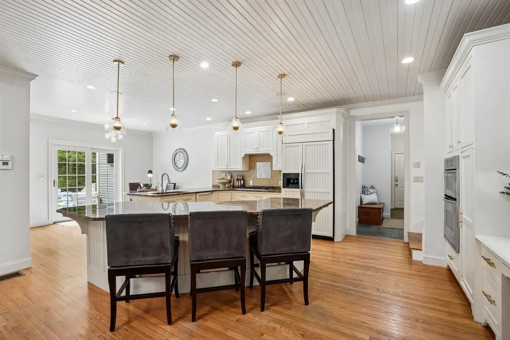 14 Aspen Lane Bedford NH 03110