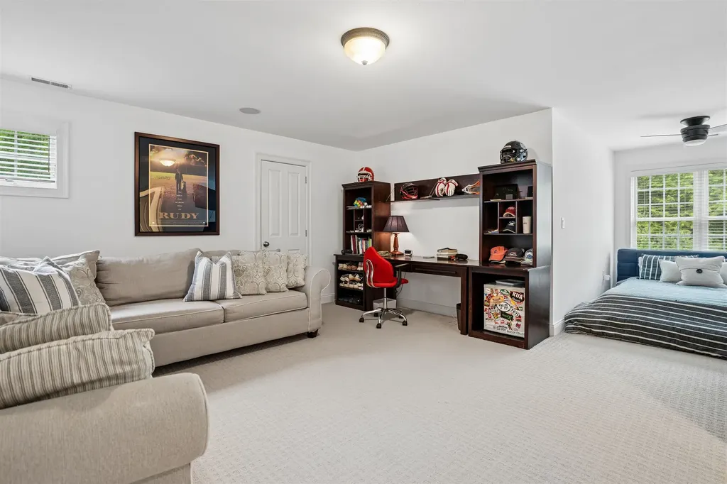 14 Aspen Lane Bedford NH 03110
