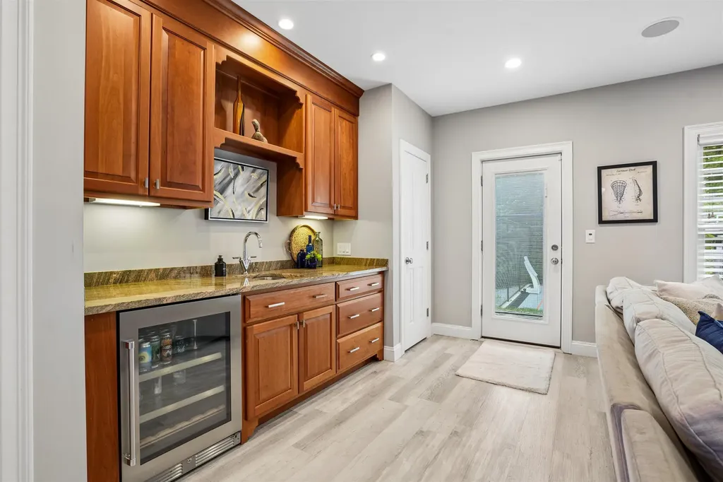14 Aspen Lane Bedford NH 03110